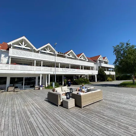 Sunde Fjord Hotel, Free&easy Parking Hotell Solavågen