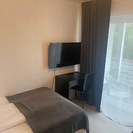 Sunde Fjord Hotel, Free And Easy Parking Hotel