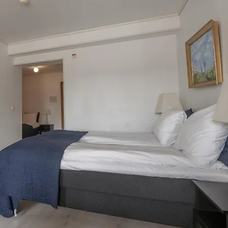 Sunde Fjord Hotel, Free&easy Parking Hotell 3*