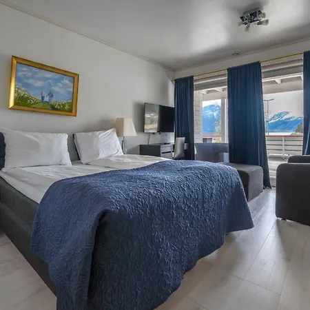 Sunde Fjord Hotel, Free And Easy Parking Hotel Solavagen