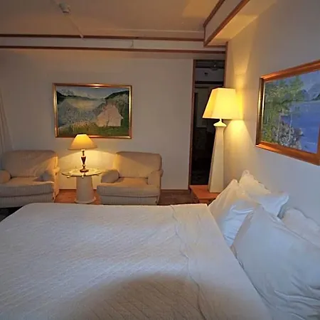 Hotell Sunde Fjord Hotel, Free&easy Parking Solavågen
