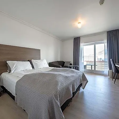Hotell Sunde Fjord Hotel, Free&easy Parking 3*