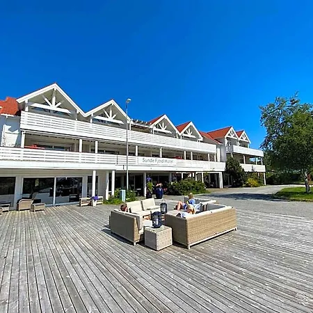 Sunde Fjord Hotel, Free&easy Parking Hotell