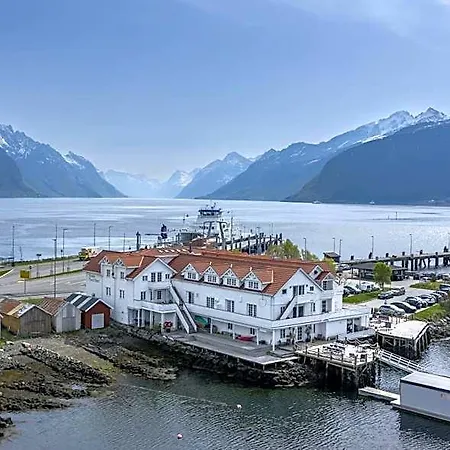 호텔 Sunde Fjord Hotel, Free And Easy Parking Solavagen