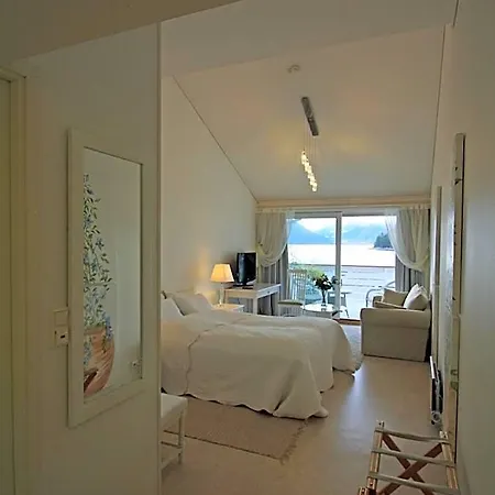 Sunde Fjord Hotel, Free&easy Parking