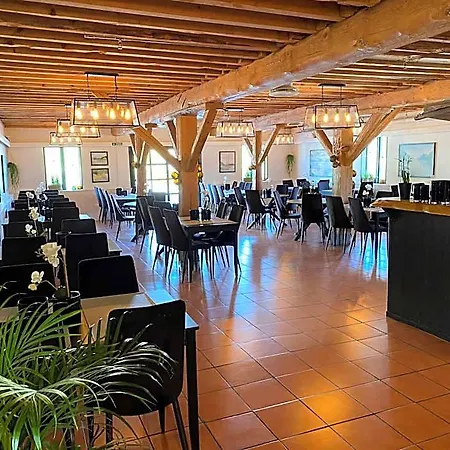 Sunde Fjord Hotel, Free&easy Parking Hotell 3*