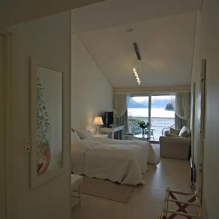 Hotel Sunde Fjord Hotel, Free And Easy Parking