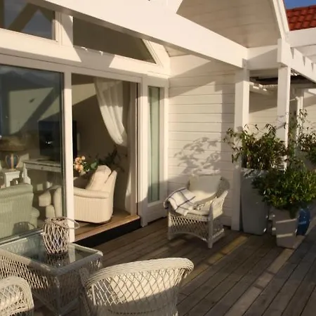 Sunde Fjord Hotel, Free&easy Parking Hotell