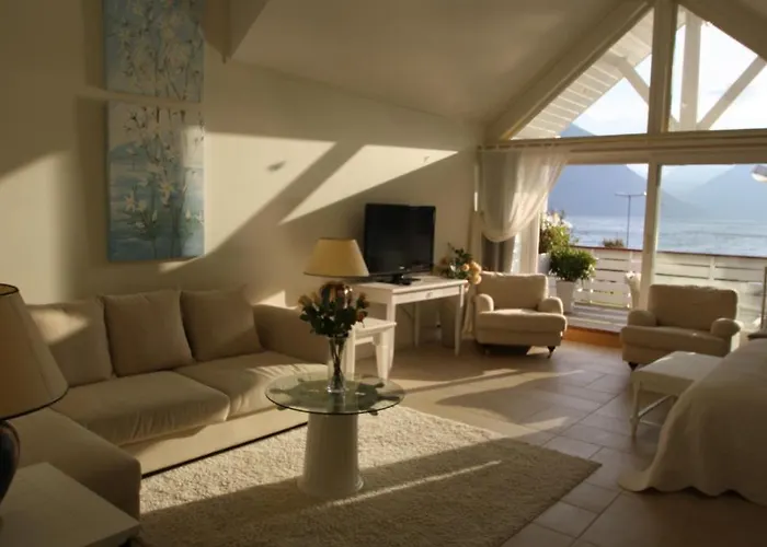 فندق Sunde Fjord Hotel, Free And Easy Parking 3*