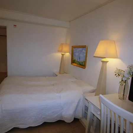 Sunde Fjord Hotell Solavagen